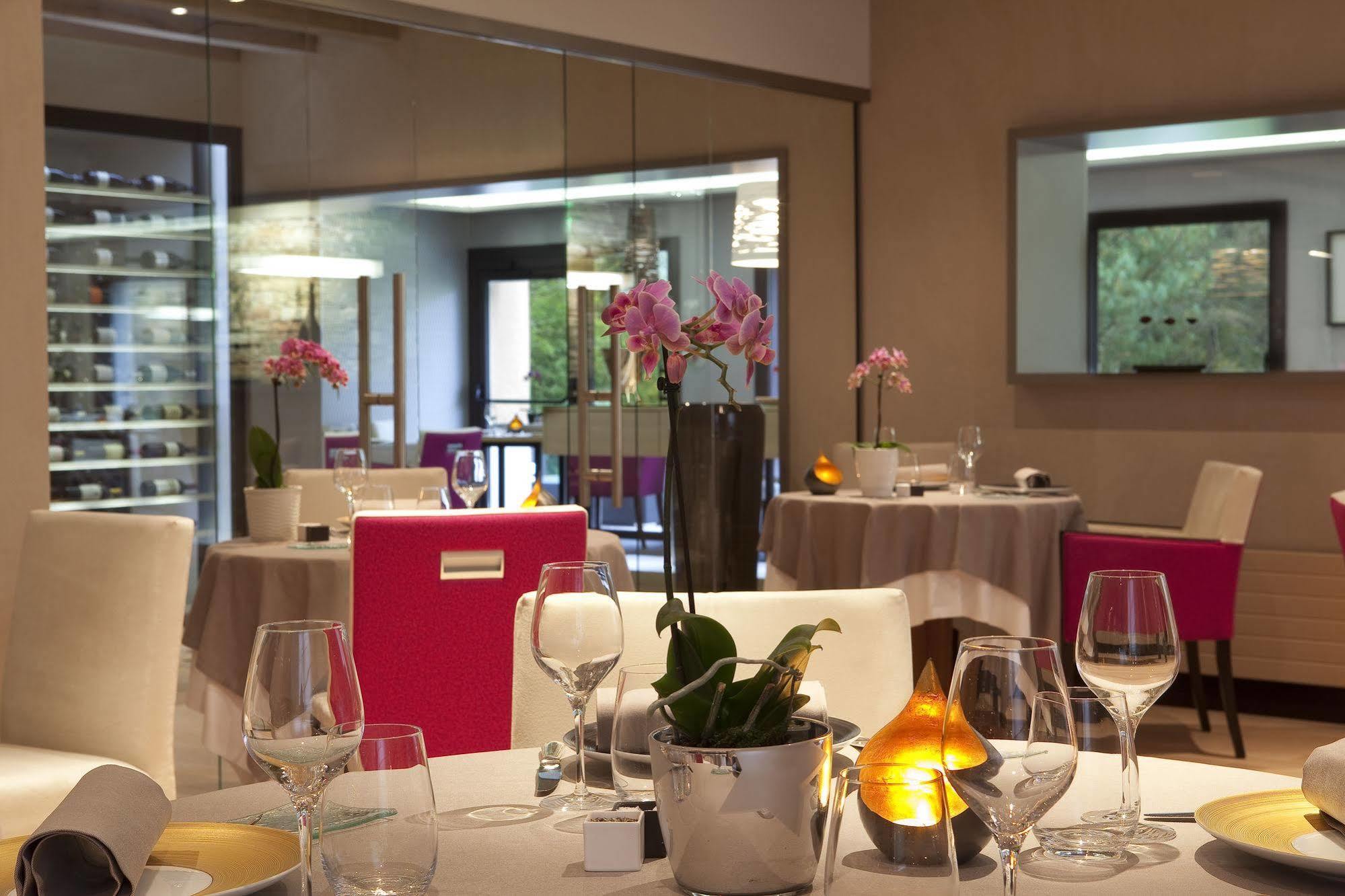 L'Aubiniere Hotel Restaurant & Spa サン・トゥアン・レ・ヴィーニュ エクステリア 写真